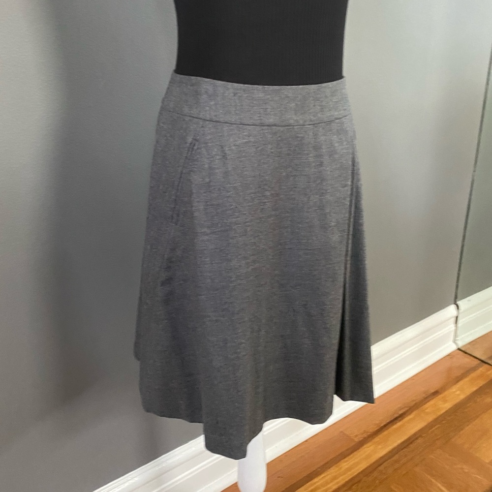Banana Republic gray a-line skirt - Picture 4 of 6